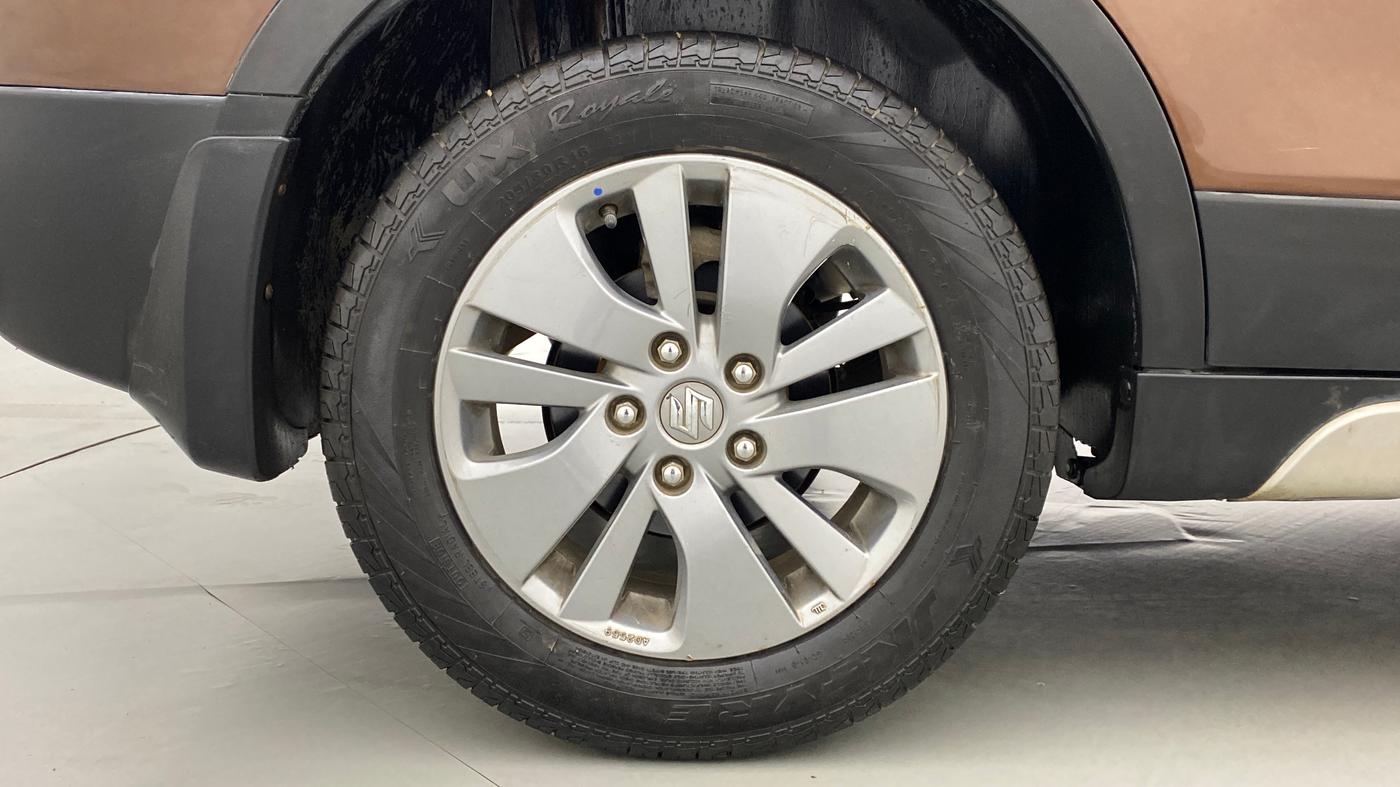 2016 Maruti S Cross ZETA 1.3, Diesel, Manual, 81,135 km, Right Rear Wheel