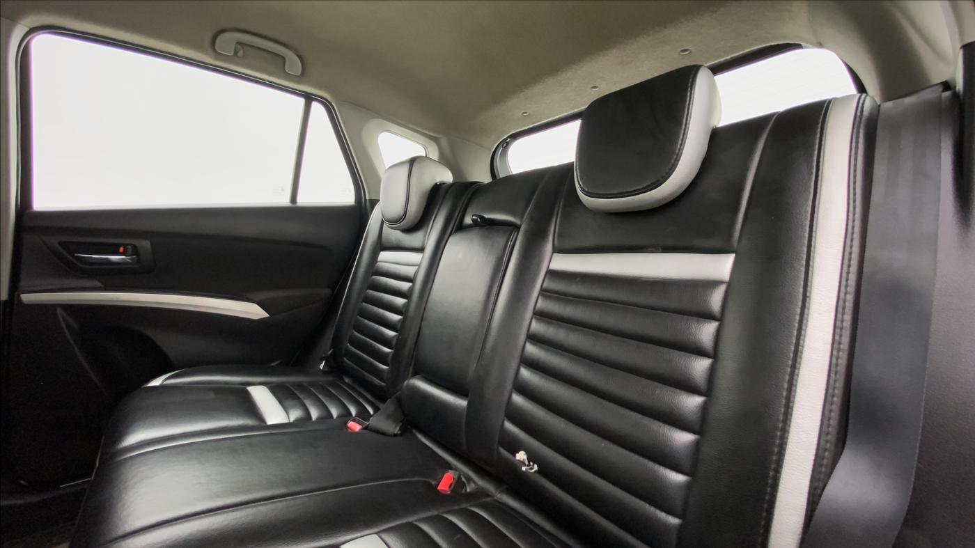 2016 Maruti S Cross ZETA 1.3, Diesel, Manual, 81,135 km, Right Side Rear Door Cabin