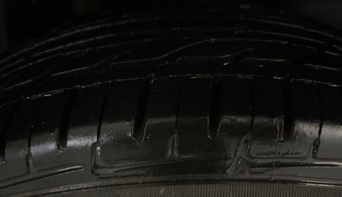 2019 Maruti Swift VXI, Petrol, Manual, 54,078 km, Right Rear Tyre Tread