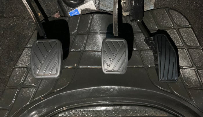 2019 Maruti Swift VXI, Petrol, Manual, 54,078 km, Pedals