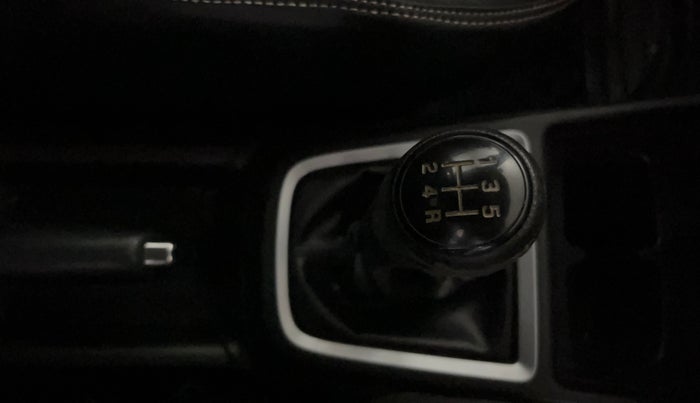 2019 Maruti Swift VXI, Petrol, Manual, 54,078 km, Gear Lever