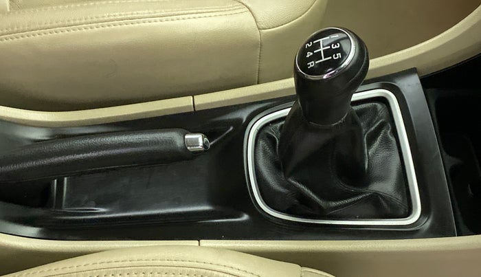 2016 Maruti Ciaz ZXI PLUS, Petrol, Manual, 23,273 km, Gear Lever
