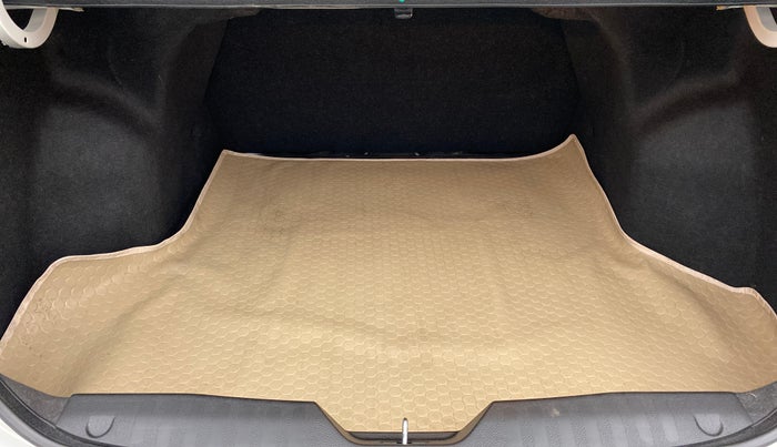 2016 Maruti Ciaz ZXI PLUS, Petrol, Manual, 23,273 km, Boot Inside