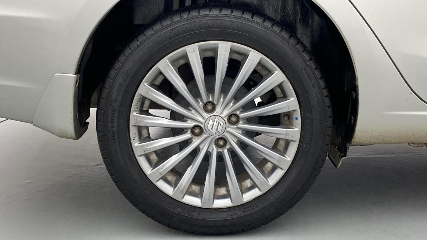 2016 Maruti Ciaz ZXI PLUS, Petrol, Manual, 23,273 km, Right Rear Wheel