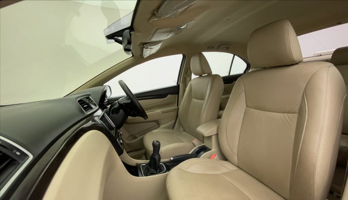 2016 Maruti Ciaz ZXI PLUS, Petrol, Manual, 23,273 km, Right Side Front Door Cabin