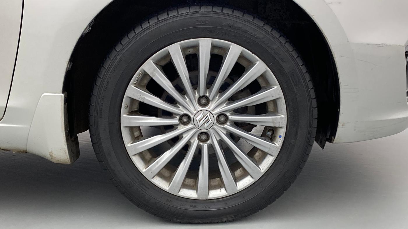 2016 Maruti Ciaz ZXI PLUS, Petrol, Manual, 23,273 km, Right Front Wheel