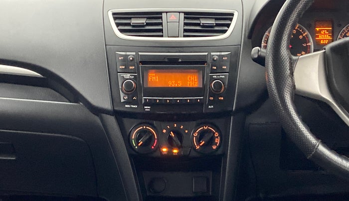 2017 Maruti Swift VXI D, Petrol, Manual, 60,617 km, Air Conditioner
