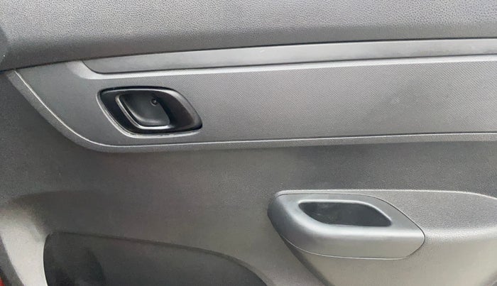 2016 Renault Kwid RXT 0.8, Petrol, Manual, 51,556 km, Driver Side Door Panels Control