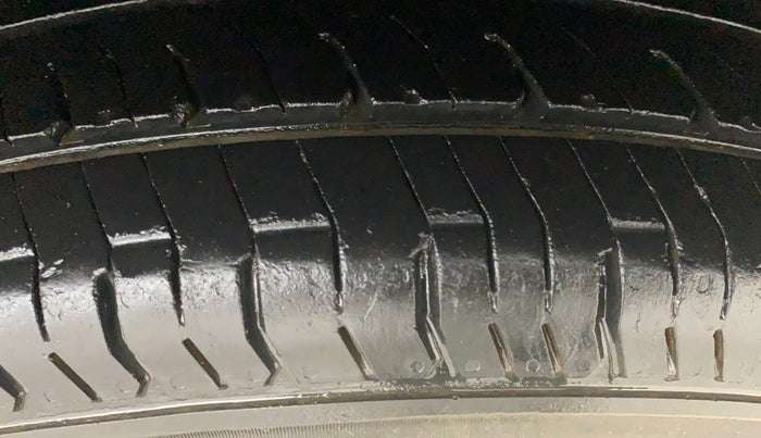 2016 Renault Kwid RXT 0.8, Petrol, Manual, 51,556 km, Left Rear Tyre Tread