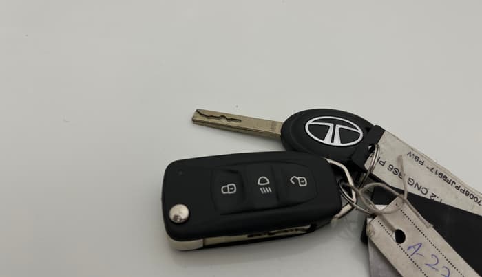 2023 Tata PUNCH ADVENTURE MT CNG , CNG, Manual, 50,602 km, Key Close Up