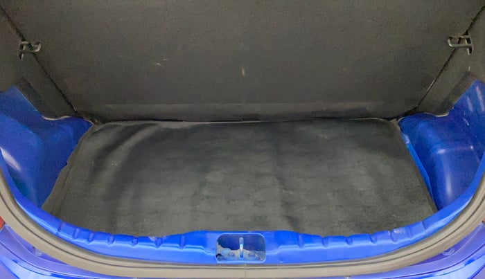 2017 Hyundai Eon ERA PLUS (O), Petrol, Manual, 36,950 km, Boot Inside