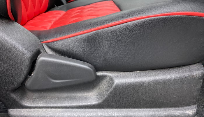 2020 Renault Kwid RXL 1.0, Petrol, Manual, 29,474 km, Driver Side Adjustment Panel