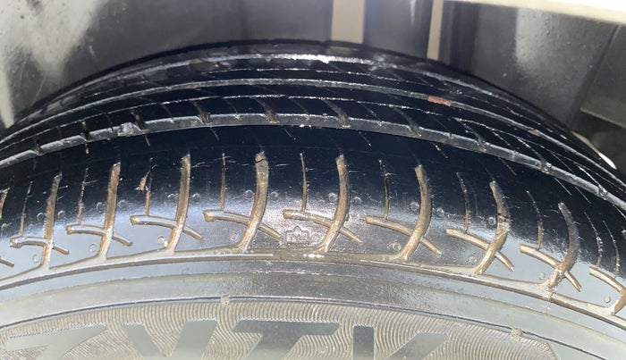 2018 Maruti Ciaz ZETA 1.5 SHVS MT PETROL, Petrol, Manual, 36,367 km, Left Rear Tyre Tread