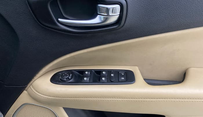 2018 Jeep Compass LONGITUDE (O) 2.0 DIESEL, Diesel, Manual, 50,743 km, Driver Side Door Panels Control