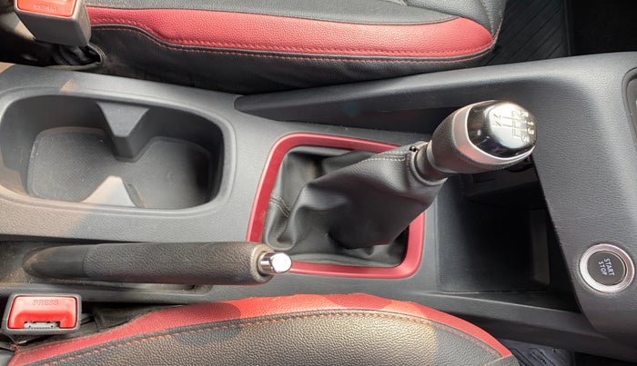 2022 Nissan MAGNITE XV RED EDITION, Petrol, Manual, 15,243 km, Gear Lever