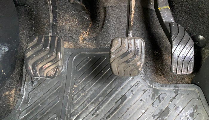 2022 Nissan MAGNITE XV RED EDITION, Petrol, Manual, 15,243 km, Pedals