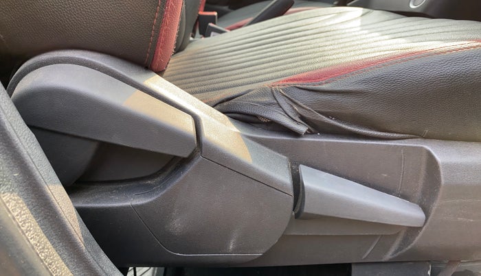 2022 Nissan MAGNITE XV RED EDITION, Petrol, Manual, 15,243 km, Driver Side Adjustment Panel