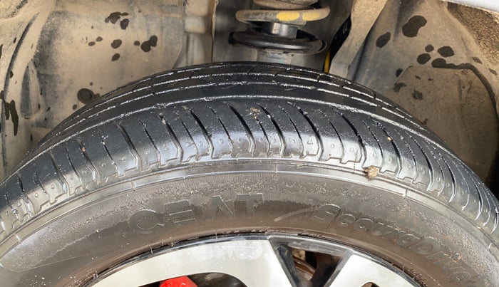 2022 Nissan MAGNITE XV RED EDITION, Petrol, Manual, 15,243 km, Left Front Tyre Tread