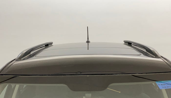 2023 Mahindra XUV300 W6 1.2 PETROL, Petrol, Manual, 33,516 km, Moonroof/ Sunroof