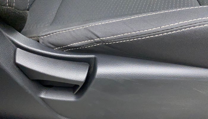 2023 Mahindra XUV300 W6 1.2 PETROL, Petrol, Manual, 5,478 km, Driver Side Adjustment Panel
