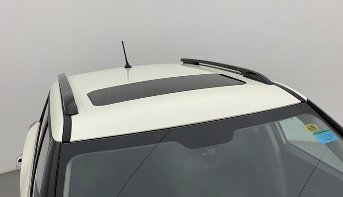 2023 Mahindra XUV300 W6 1.2 PETROL, Petrol, Manual, 5,478 km, Roof