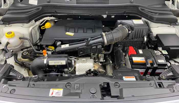 2023 Mahindra XUV300 W6 1.2 PETROL, Petrol, Manual, 5,478 km, Open Bonet