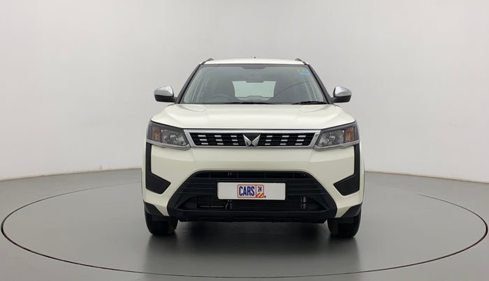 2023 Mahindra XUV300 W6 1.2 PETROL, Petrol, Manual, 5,478 km, Front