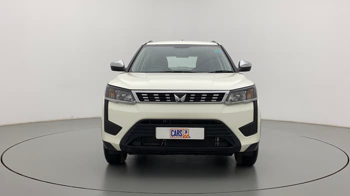 2023 Mahindra XUV300 W6 1.2 PETROL, Petrol, Manual, 5,478 km, Front