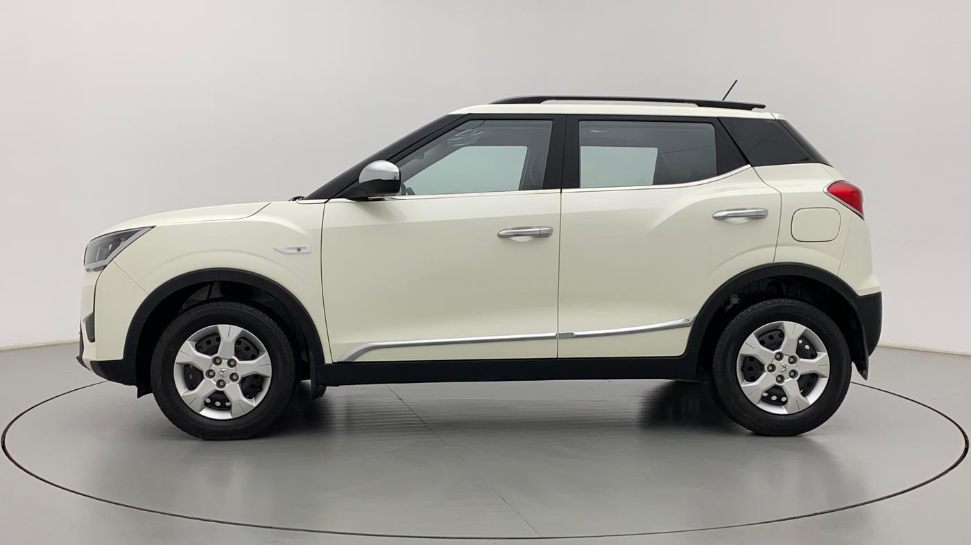 2023 Mahindra XUV300 W6 1.2 PETROL, Petrol, Manual, 5,478 km, Left Side