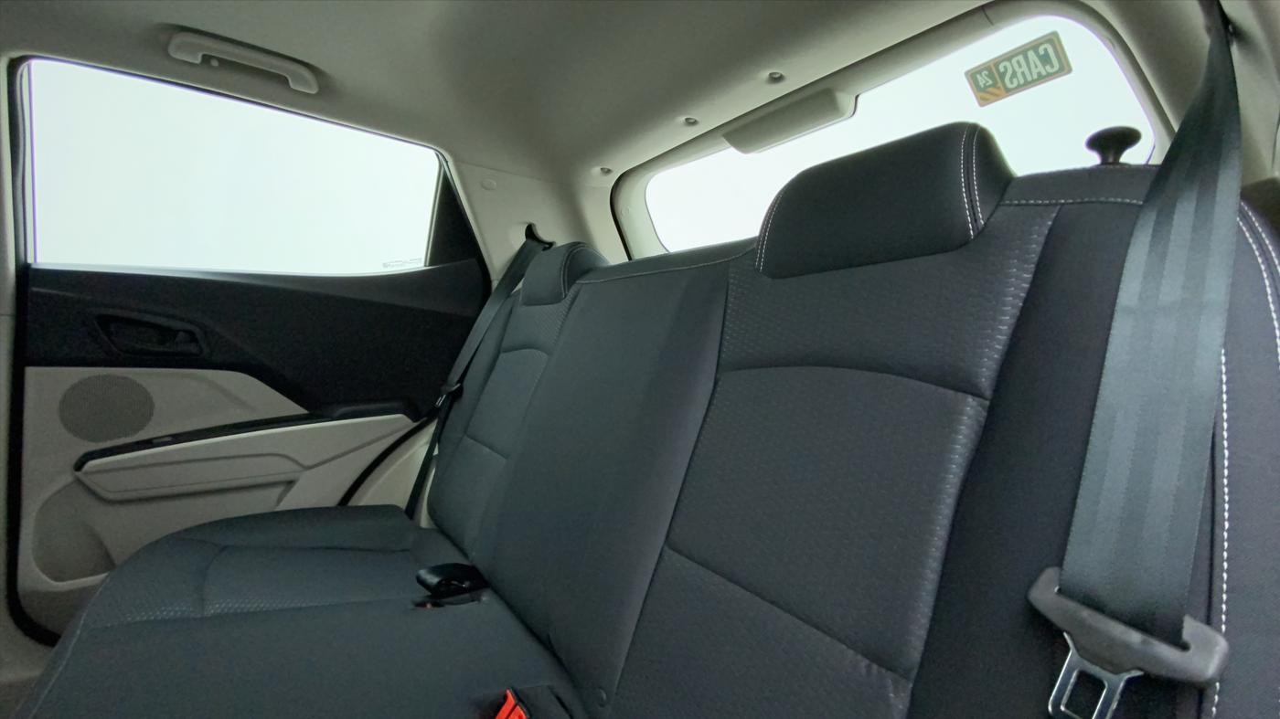 2023 Mahindra XUV300 W6 1.2 PETROL, Petrol, Manual, 5,478 km, Right Side Rear Door Cabin