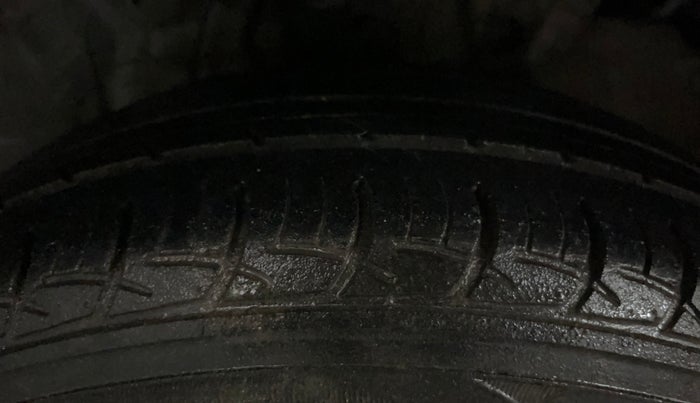 2015 Honda Jazz 1.2L I-VTEC V, Petrol, Manual, 63,106 km, Right Front Tyre Tread