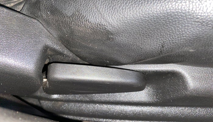 2018 Renault Kwid RXT 1.0 (O), Petrol, Manual, 5,642 km, Driver Side Adjustment Panel