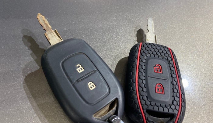 2018 Renault Kwid RXT 1.0 (O), Petrol, Manual, 5,642 km, Key Close Up