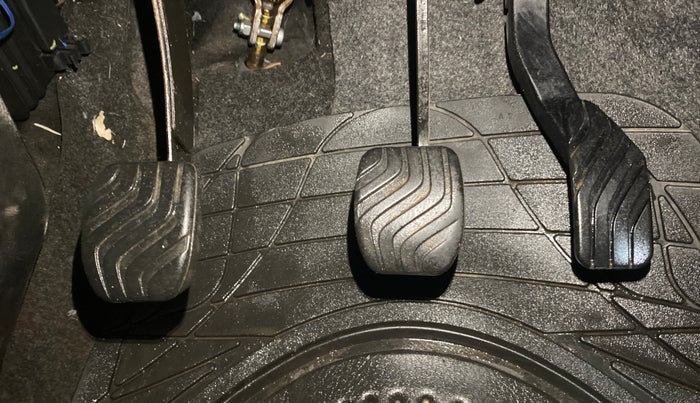 2018 Renault Kwid RXT 1.0 (O), Petrol, Manual, 5,642 km, Pedals