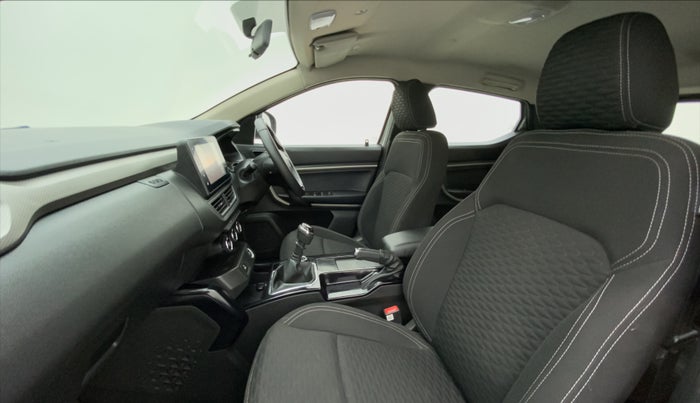 2021 Renault Kiger RXZ 1.0 MT, Petrol, Manual, 12,233 km, Right Side Front Door Cabin