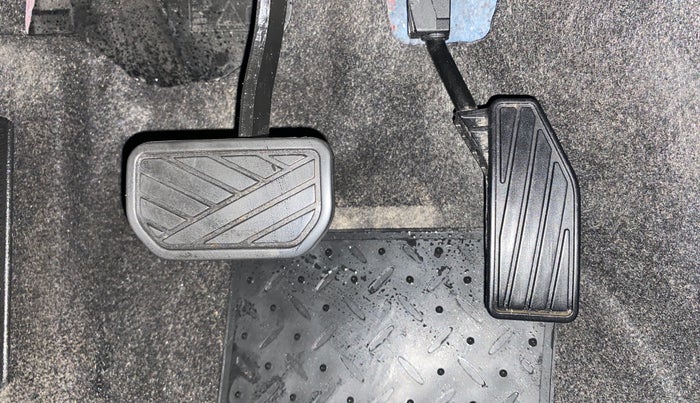 2022 Maruti Swift ZXI AMT, Petrol, Automatic, 17,346 km, Pedals