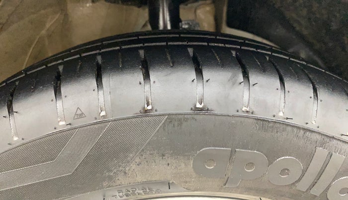 2022 Maruti Swift ZXI AMT, Petrol, Automatic, 17,346 km, Right Front Tyre Tread