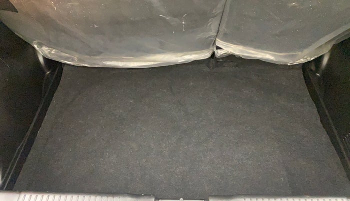 2022 Maruti Swift ZXI AMT, Petrol, Automatic, 17,346 km, Boot Inside