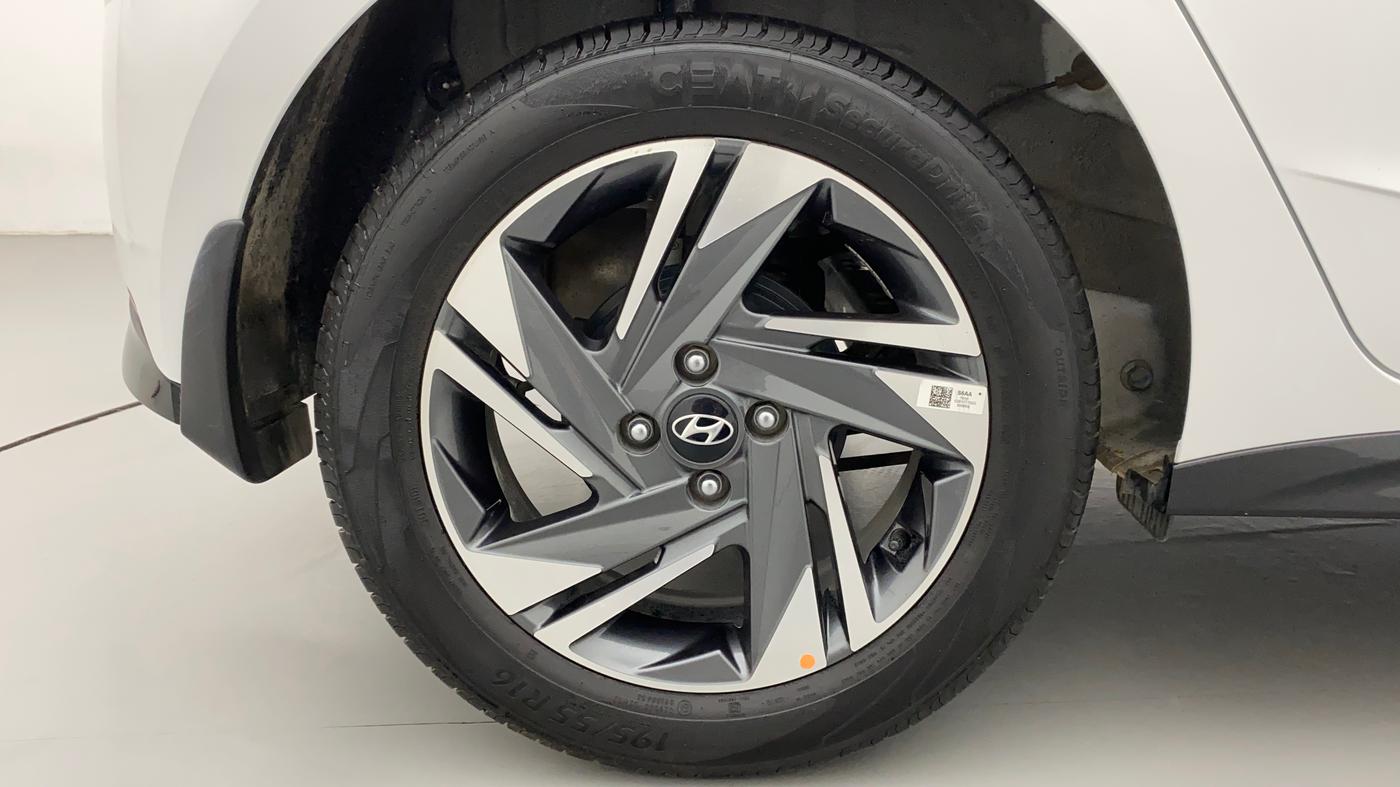 2023 Hyundai NEW I20 ASTA 1.2 MT, Petrol, Manual, 4,684 km, Right Rear Wheel