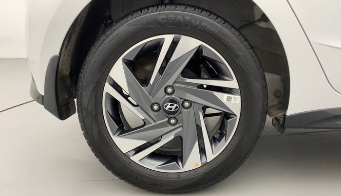 2023 Hyundai NEW I20 ASTA 1.2 MT, Petrol, Manual, 4,684 km, Right Rear Wheel