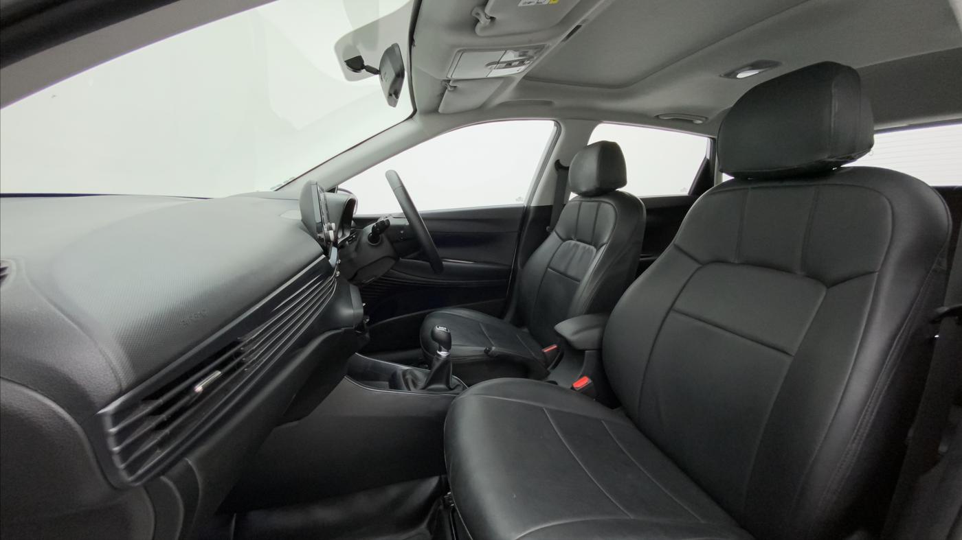 2023 Hyundai NEW I20 ASTA 1.2 MT, Petrol, Manual, 4,684 km, Right Side Front Door Cabin