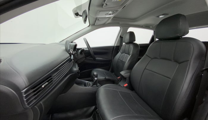 2023 Hyundai NEW I20 ASTA 1.2 MT, Petrol, Manual, 4,684 km, Right Side Front Door Cabin
