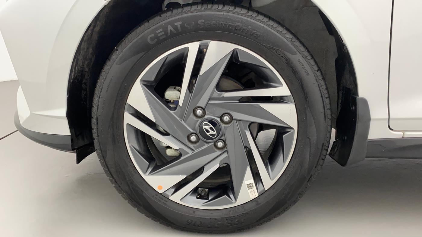 2023 Hyundai NEW I20 ASTA 1.2 MT, Petrol, Manual, 4,684 km, Left Front Wheel