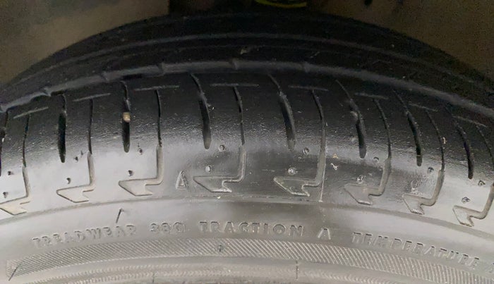 2017 Maruti IGNIS ALPHA 1.2 AMT, Petrol, Automatic, 1,03,557 km, Left Front Tyre Tread
