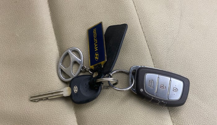 2014 Hyundai Grand i10 SPORTZ 1.2 KAPPA VTVT, Petrol, Manual, 44,321 km, Key Close Up