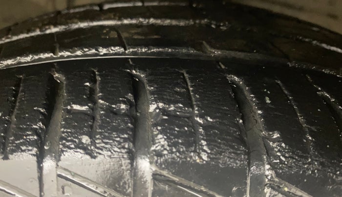 2014 Hyundai Grand i10 SPORTZ 1.2 KAPPA VTVT, Petrol, Manual, 44,321 km, Right Front Tyre Tread