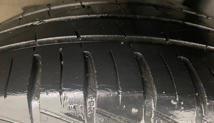 2014 Hyundai Grand i10 SPORTZ 1.2 KAPPA VTVT, Petrol, Manual, 44,321 km, Left Rear Tyre Tread