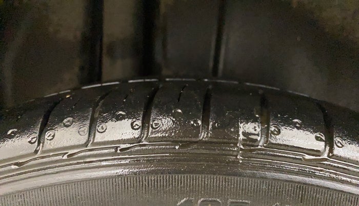 2021 Maruti Ciaz ALPHA 1.5 SHVS PETROL, Petrol, Manual, 53,775 km, Right Rear Tyre Tread