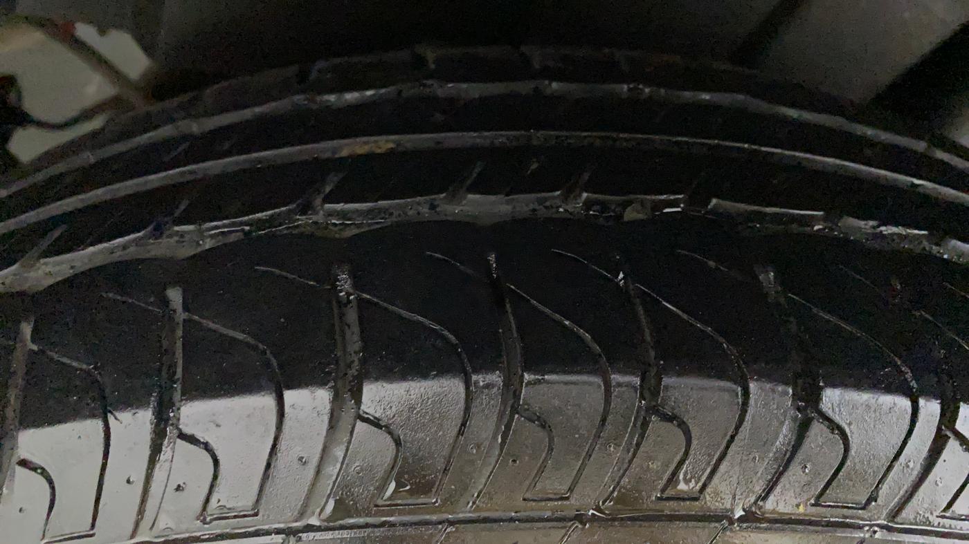 2013 Maruti Swift VDI, Diesel, Manual, 95,211 km, Right Rear Tyre Tread