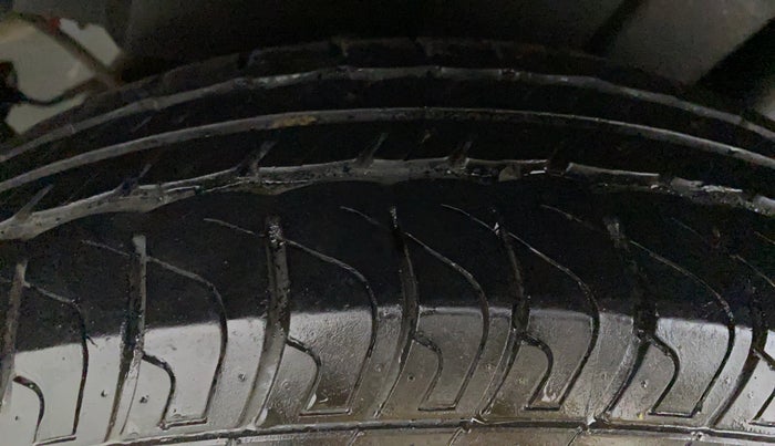 2013 Maruti Swift VDI, Diesel, Manual, 95,211 km, Right Rear Tyre Tread